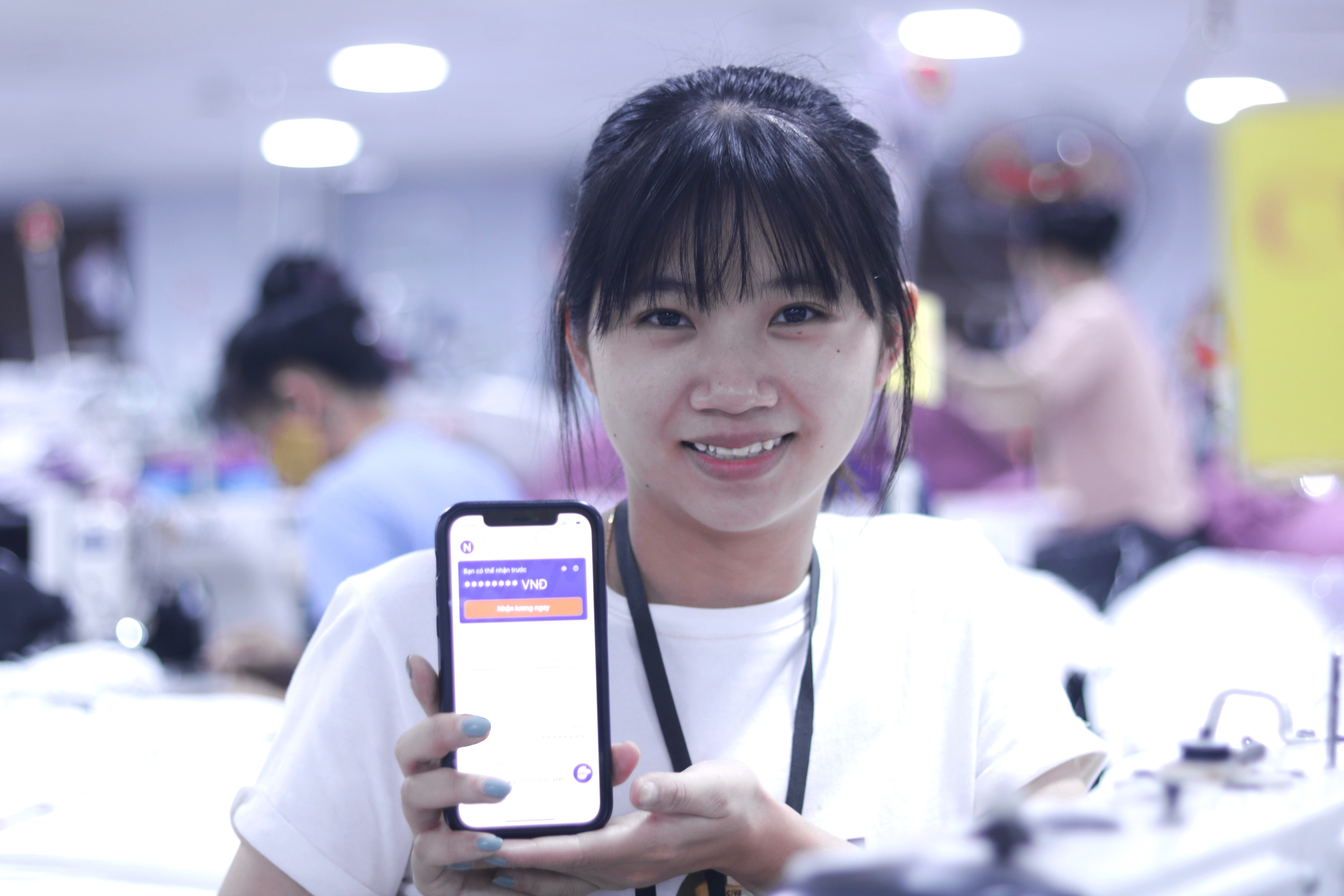 GIMO helps workers access a portion of their monthly earnings before payday via a mobile app.